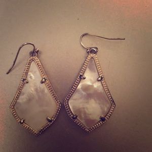 Alex Gold drop earrings in ivory pearl